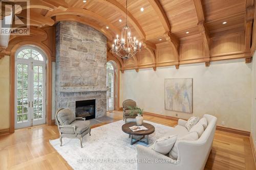 2033 Mississauga Road, Mississauga, ON - Indoor Photo Showing Living Room With Fireplace