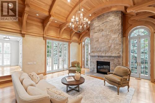 2033 Mississauga Road, Mississauga, ON - Indoor Photo Showing Living Room With Fireplace