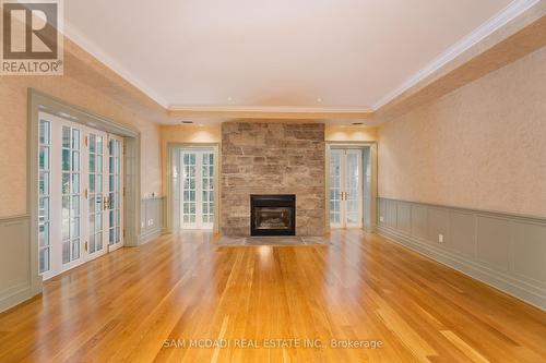 2033 Mississauga Road, Mississauga (Sheridan), ON - Indoor Photo Showing Living Room With Fireplace