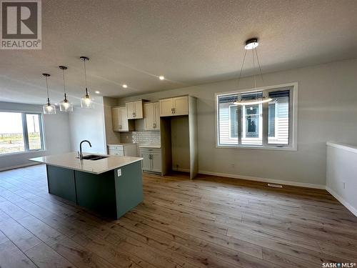 40 5601 Parliament Avenue, Regina, SK - Indoor Photo Showing Kitchen