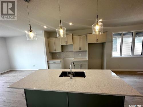 40 5601 Parliament Avenue, Regina, SK - Indoor Photo Showing Kitchen