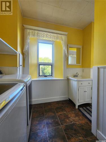 Pheasant Creek Acres, Abernethy Rm No. 186, SK - Indoor Photo Showing Laundry Room