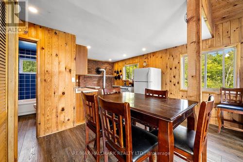 32 Bunny Trail, Mcdougall, ON - Indoor Photo Showing Dining Room