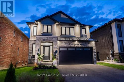 31 Hampshire Place, Hamilton (Stoney Creek), ON - Outdoor With Facade