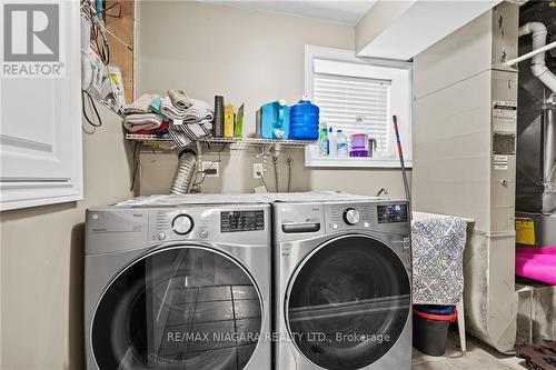 7735 Charnwood Avenue, Niagara Falls, ON - Indoor Photo Showing Laundry Room