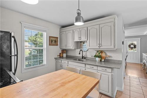 48 Sandra Street, Brantford, ON - Indoor Photo Showing Kitchen