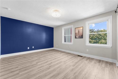 2258 Manchester Drive, Burlington, ON - Indoor Photo Showing Other Room