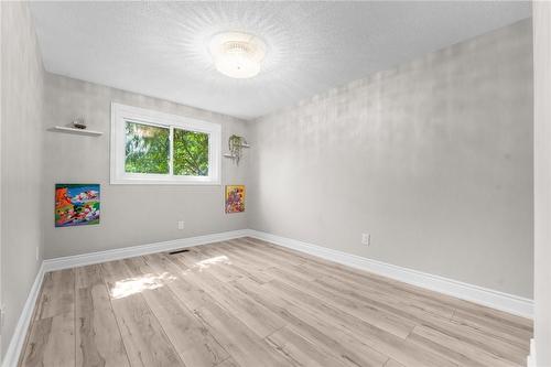 2258 Manchester Drive, Burlington, ON - Indoor Photo Showing Other Room