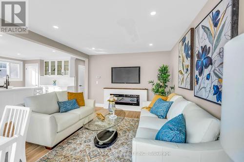 165 Bellingham Drive S, Hamilton, ON - Indoor Photo Showing Living Room With Fireplace