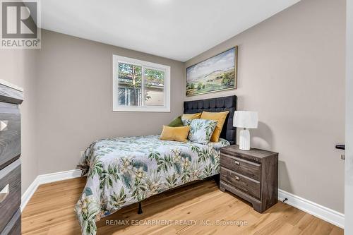 165 Bellingham Drive S, Hamilton, ON - Indoor Photo Showing Bedroom