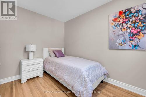 165 Bellingham Drive S, Hamilton, ON - Indoor Photo Showing Bedroom