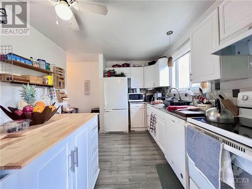 40 Stable Way, Kanata, ON - Indoor Photo Showing Kitchen