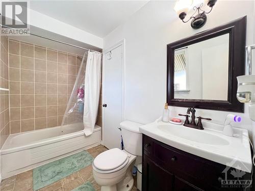 40 Stable Way, Kanata, ON - Indoor Photo Showing Bathroom