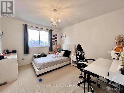 40 Stable Way, Ottawa, ON - Indoor Photo Showing Bedroom