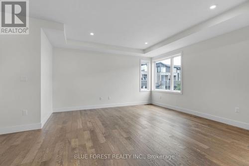 126 - 1960 Dalmagarry Road, London, ON - Indoor Photo Showing Other Room