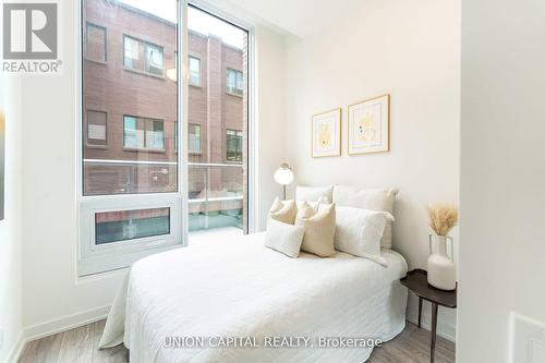 301 - 108 Peter Street, Toronto (Waterfront Communities), ON - Indoor Photo Showing Bedroom