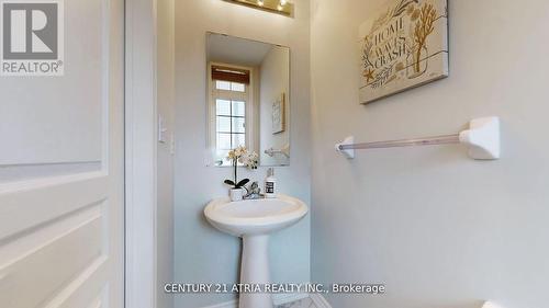 5 Pinecliff Avenue, Markham (Cornell), ON - Indoor Photo Showing Bathroom