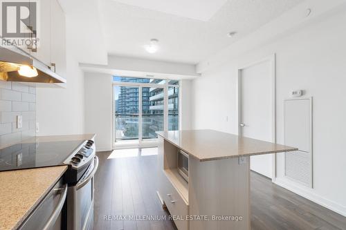 609 - 2560 Eglinton Avenue W, Mississauga, ON - Indoor Photo Showing Kitchen