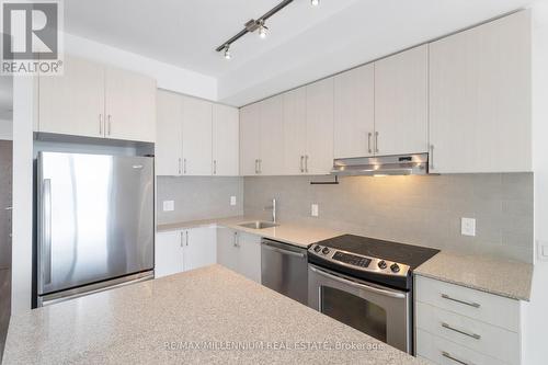 609 - 2560 Eglinton Avenue W, Mississauga, ON - Indoor Photo Showing Kitchen With Upgraded Kitchen