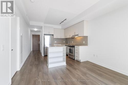 609 - 2560 Eglinton Avenue W, Mississauga, ON - Indoor Photo Showing Kitchen