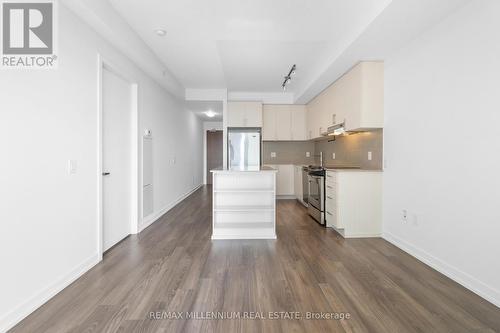 609 - 2560 Eglinton Avenue W, Mississauga (Erin Mills), ON - Indoor Photo Showing Kitchen