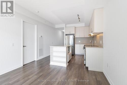 609 - 2560 Eglinton Avenue W, Mississauga, ON - Indoor Photo Showing Kitchen