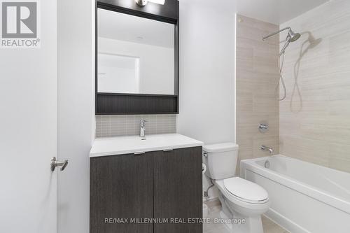 609 - 2560 Eglinton Avenue W, Mississauga, ON - Indoor Photo Showing Bathroom