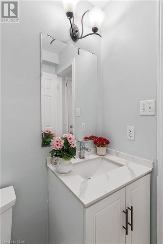 11 Frankfurt Street, Kitchener, ON - Indoor Photo Showing Bathroom