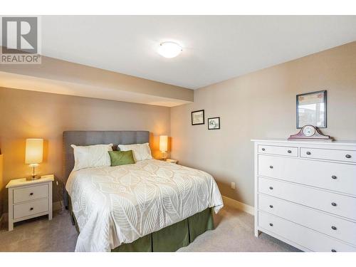 5009 Twinflower Crescent, Kelowna, BC - Indoor Photo Showing Bedroom