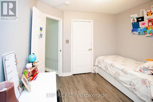 28 Wandering Trail Drive, Brampton (Northwest Sandalwood Parkway), ON - Indoor Photo Showing Bedroom