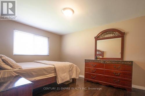 516 Woodward Avenue, Milton (Dorset Park), ON - Indoor Photo Showing Bedroom