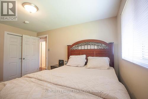 516 Woodward Avenue, Milton (Dorset Park), ON - Indoor Photo Showing Bedroom