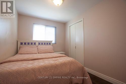 516 Woodward Avenue, Milton (Dorset Park), ON - Indoor Photo Showing Bedroom