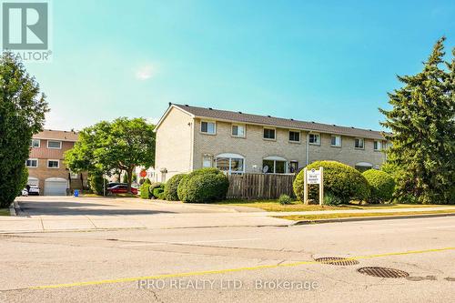 7 - 120 Quigley Road, Hamilton (Vincent), ON - Outdoor