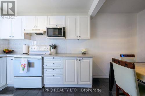 7 - 120 Quigley Road, Hamilton (Vincent), ON - Indoor Photo Showing Kitchen