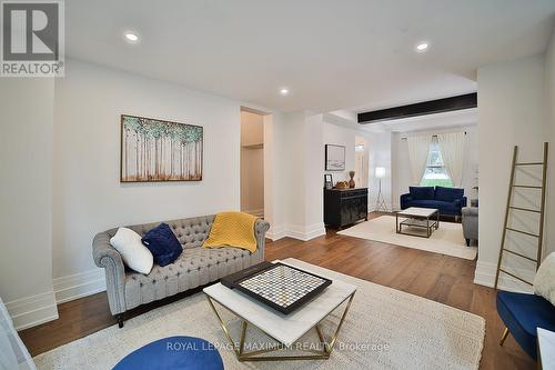 158 Church Street S, St. Marys, ON - Indoor Photo Showing Living Room