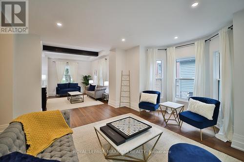 158 Church Street S, St. Marys, ON - Indoor Photo Showing Living Room