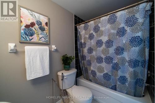 15B - 139 Brighton Street, Waterloo, ON - Indoor Photo Showing Bathroom