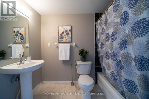 15B - 139 Brighton Street, Waterloo, ON - Indoor Photo Showing Bathroom