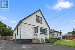 27 DAVID AVENUE  Hamilton, ON L9A 3T9