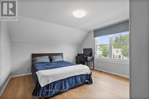 27 David Avenue, Hamilton, ON - Indoor Photo Showing Bedroom