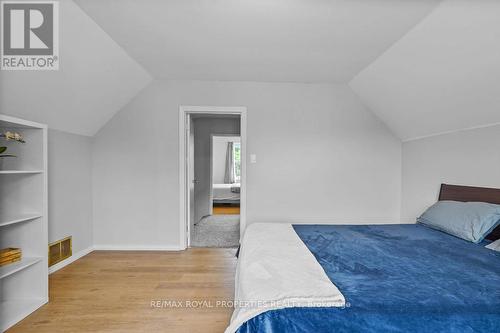 27 David Avenue, Hamilton, ON - Indoor Photo Showing Bedroom