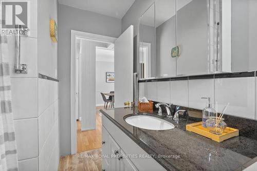 27 David Avenue, Hamilton, ON - Indoor Photo Showing Bathroom