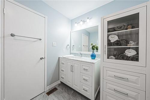 4194 Longmoor Drive|Unit #8, Burlington, ON - Indoor Photo Showing Bathroom