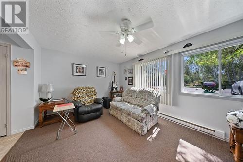 5747 Highway 69 North, Hanmer, ON - Indoor Photo Showing Living Room