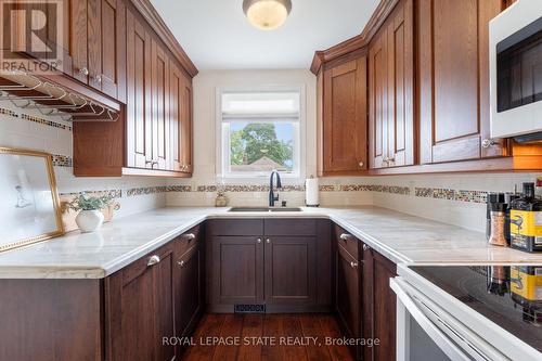 57 West 4Th Street, Hamilton (Southam), ON - Indoor Photo Showing Kitchen