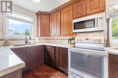 57 West 4Th Street, Hamilton (Southam), ON - Indoor Photo Showing Kitchen