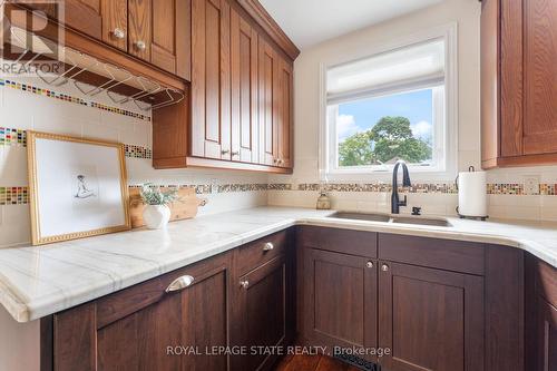 57 West 4Th Street, Hamilton (Southam), ON - Indoor Photo Showing Kitchen With Double Sink