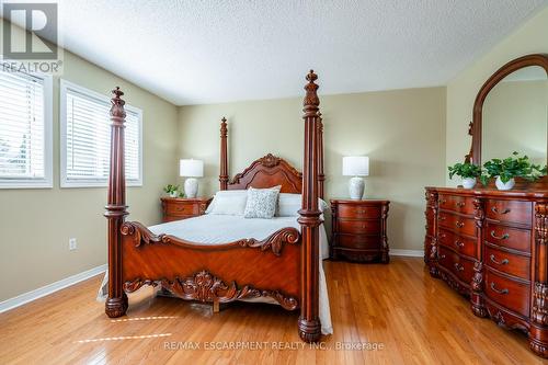 5740 Stibbard Road, Mississauga (Central Erin Mills), ON - Indoor Photo Showing Bedroom