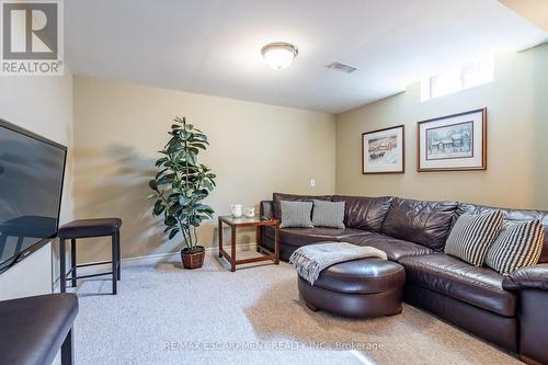 5740 Stibbard Road, Mississauga (Central Erin Mills), ON - Indoor Photo Showing Living Room